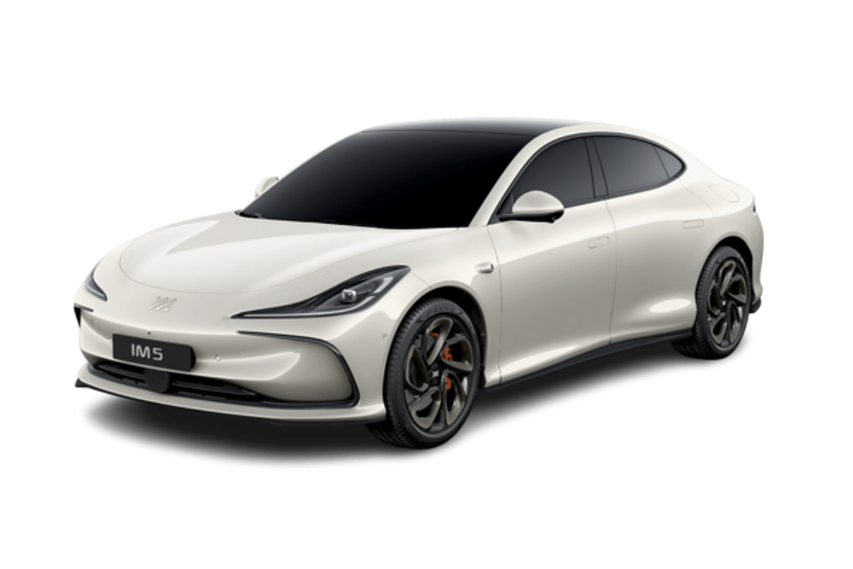 2025 MG IM5 Platinum P12L