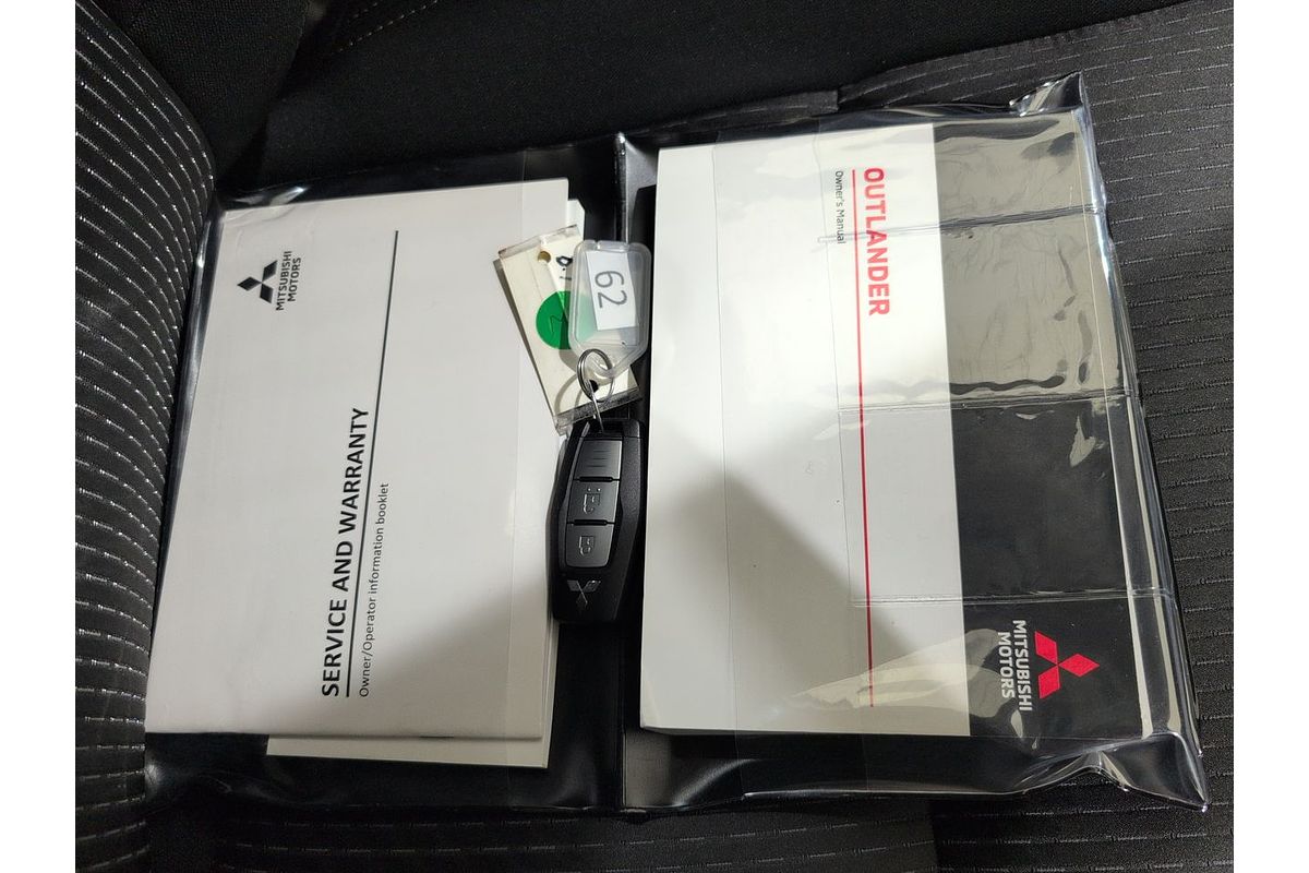 2024 Mitsubishi Outlander ES ZM