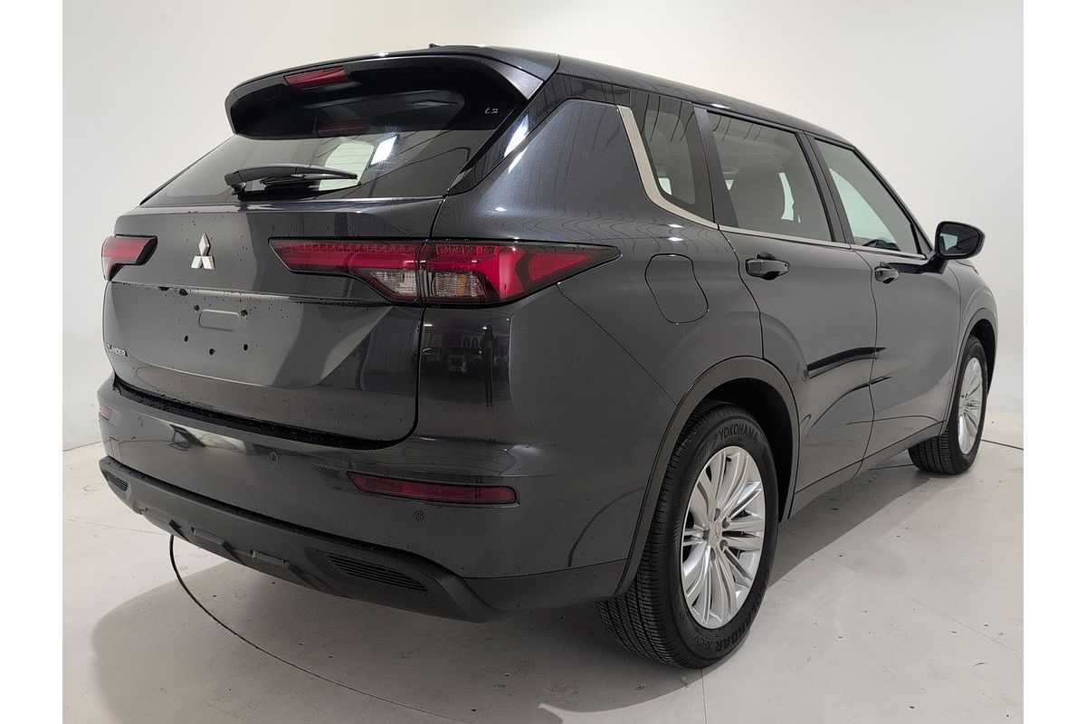 2024 Mitsubishi Outlander ES ZM