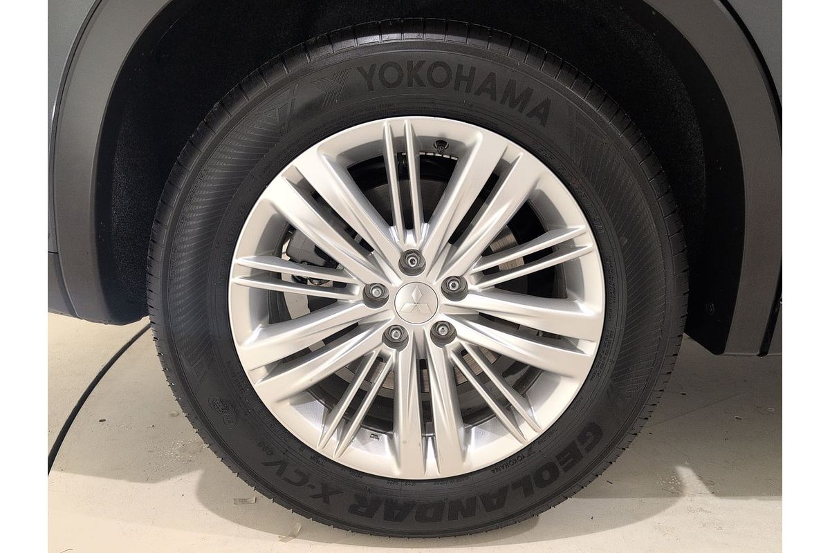 2024 Mitsubishi Outlander ES ZM