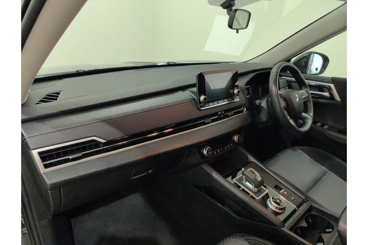 2024 Mitsubishi Outlander ES ZM