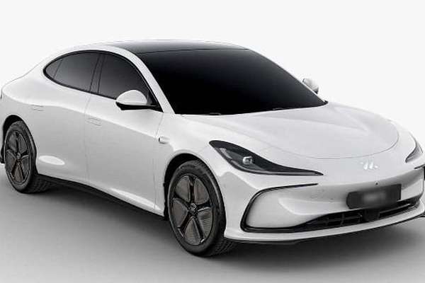 2025 MG IM5 Platinum P12L