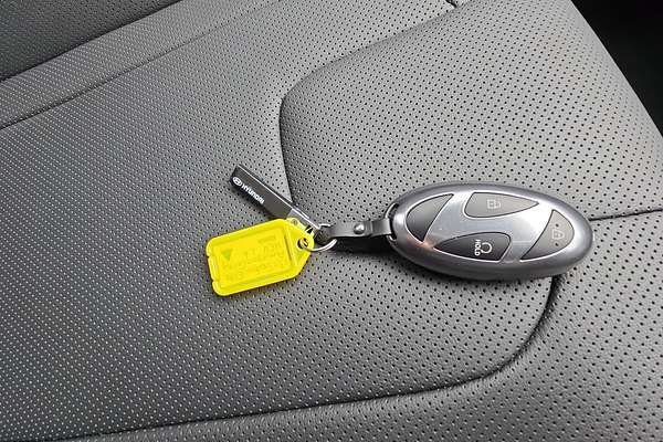 2025 Hyundai i30 Elite Hybrid CN7.V2