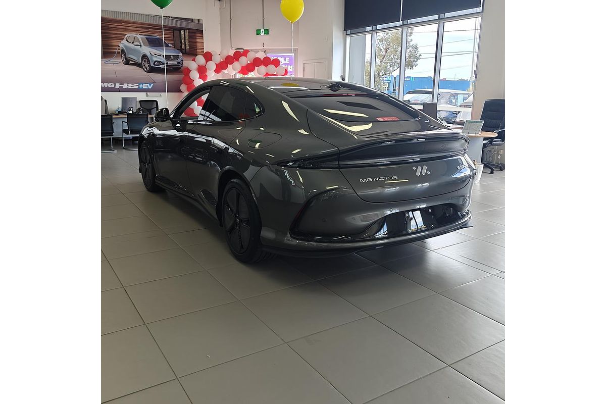 2025 MG IM5 Premium P12L