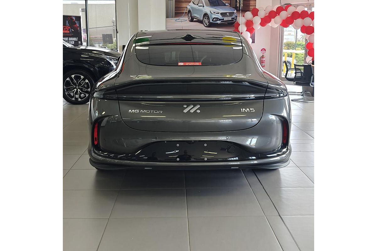 2025 MG IM5 Premium P12L