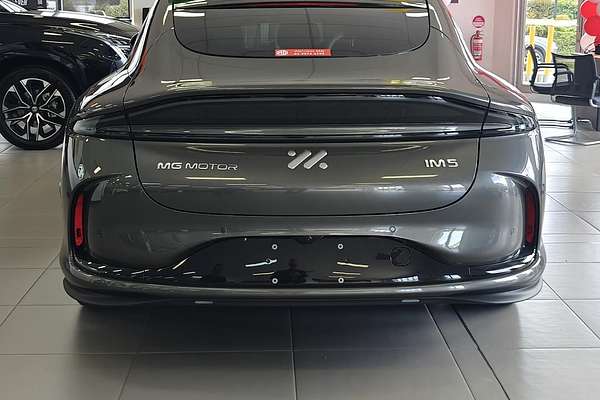 2025 MG IM5 Premium P12L