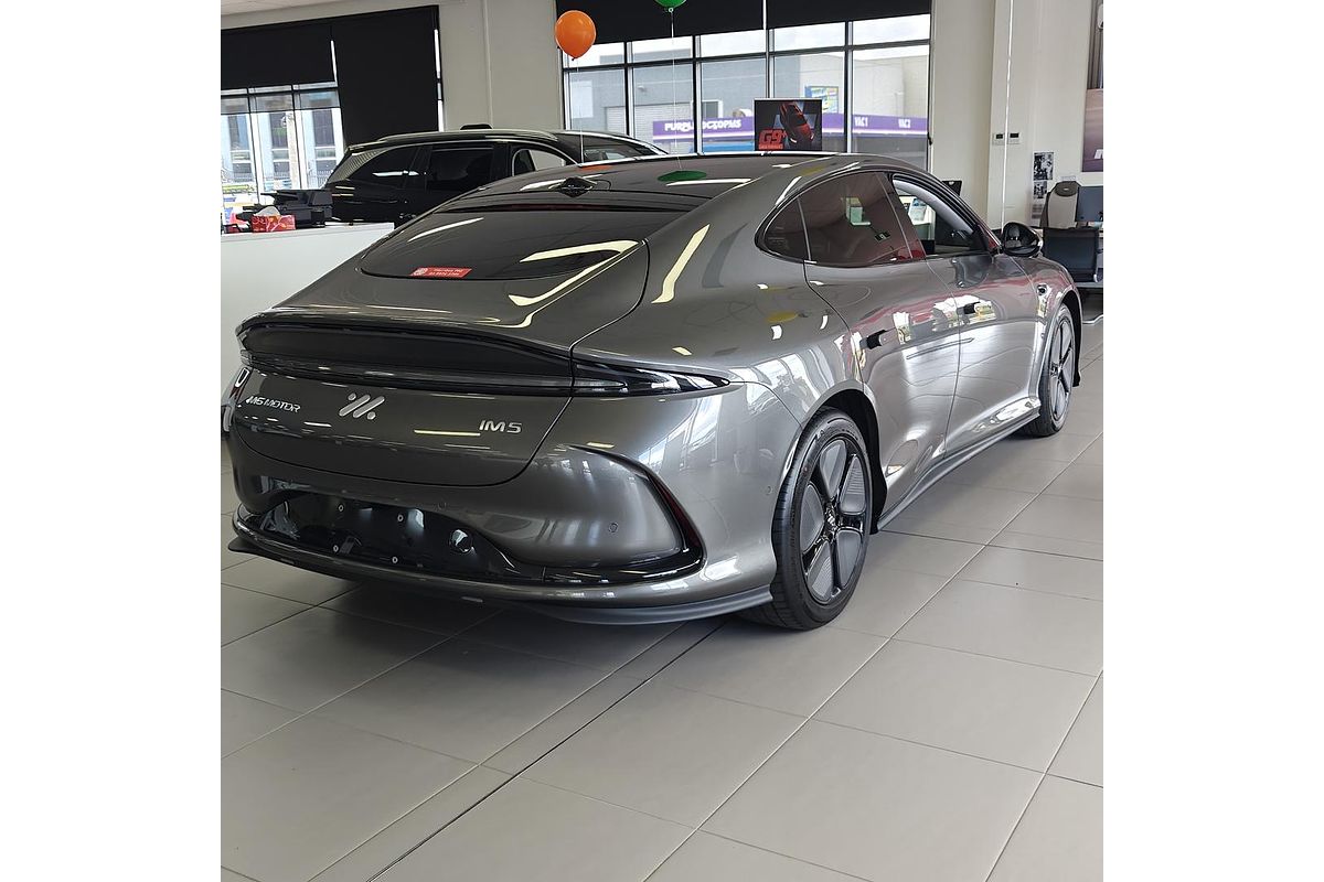 2025 MG IM5 Premium P12L