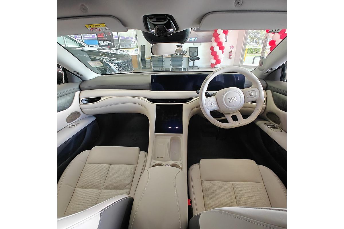 2025 MG IM5 Premium P12L