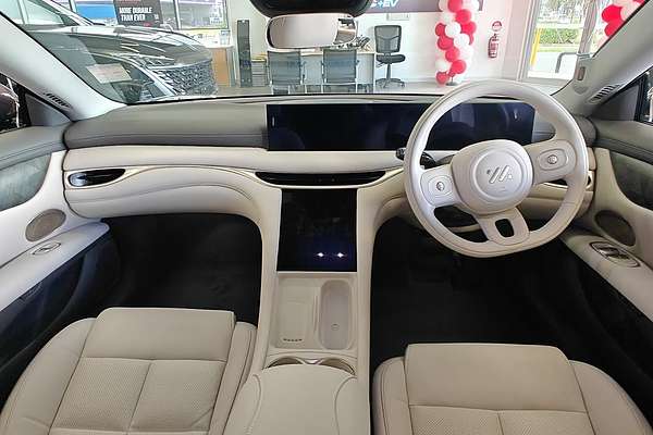 2025 MG IM5 Premium P12L