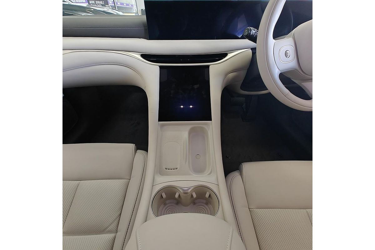 2025 MG IM5 Premium P12L