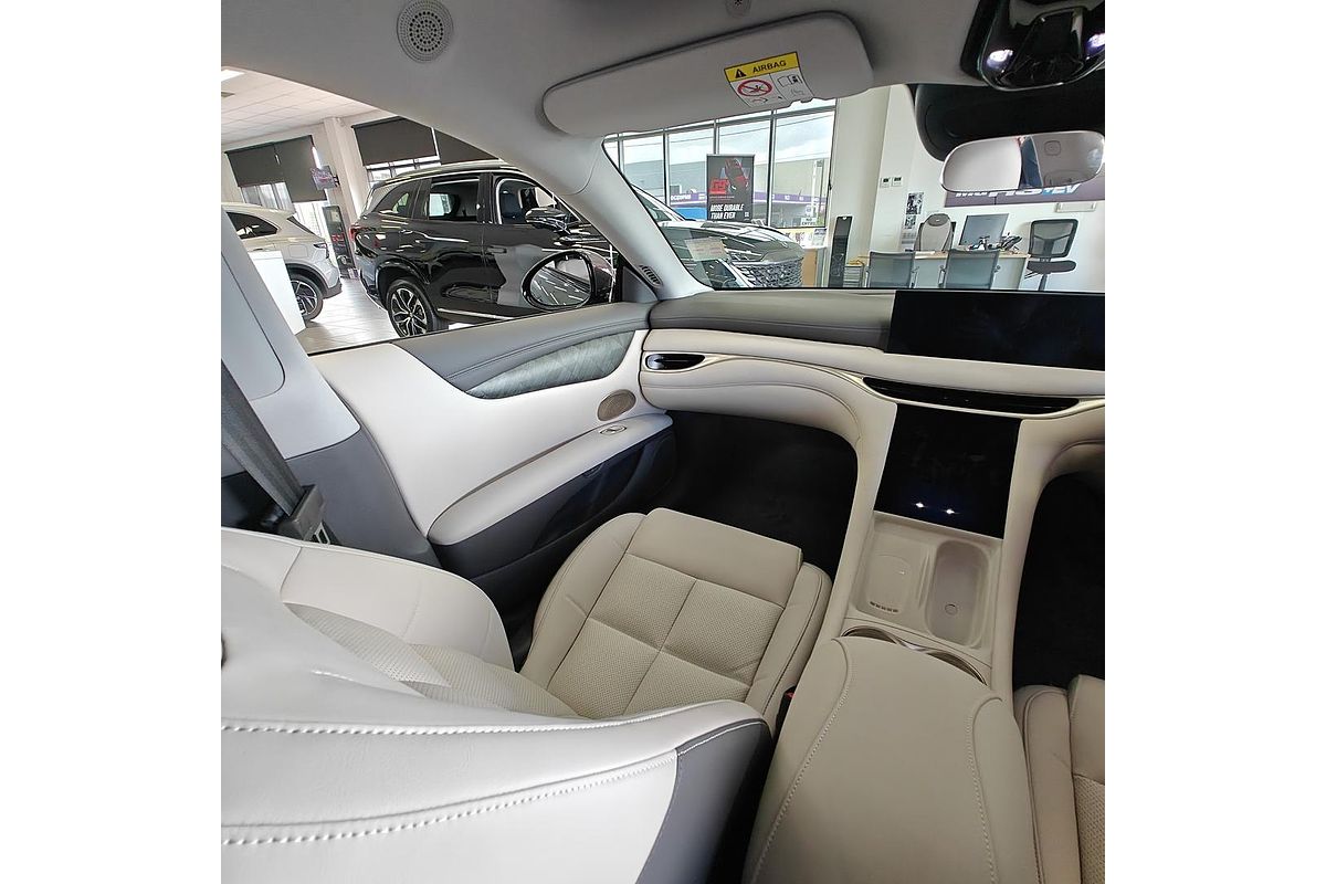 2025 MG IM5 Premium P12L