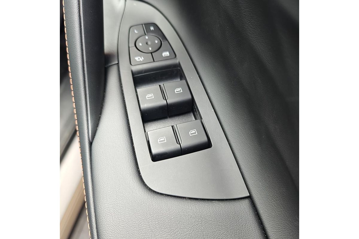 2025 MG HS Super Hybrid Essence AS33P