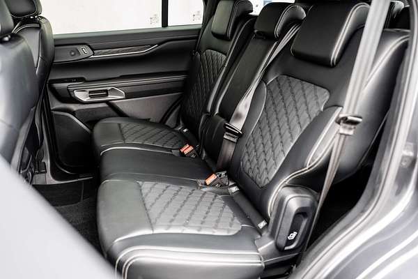 2025 Ford Everest Platinum 3.0L