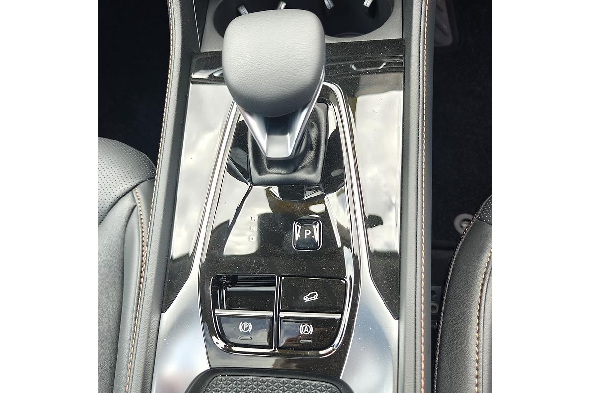 2025 MG HS Super Hybrid Essence AS33P