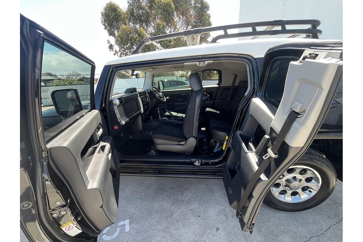 2012 Toyota FJ Cruiser GSJ15R