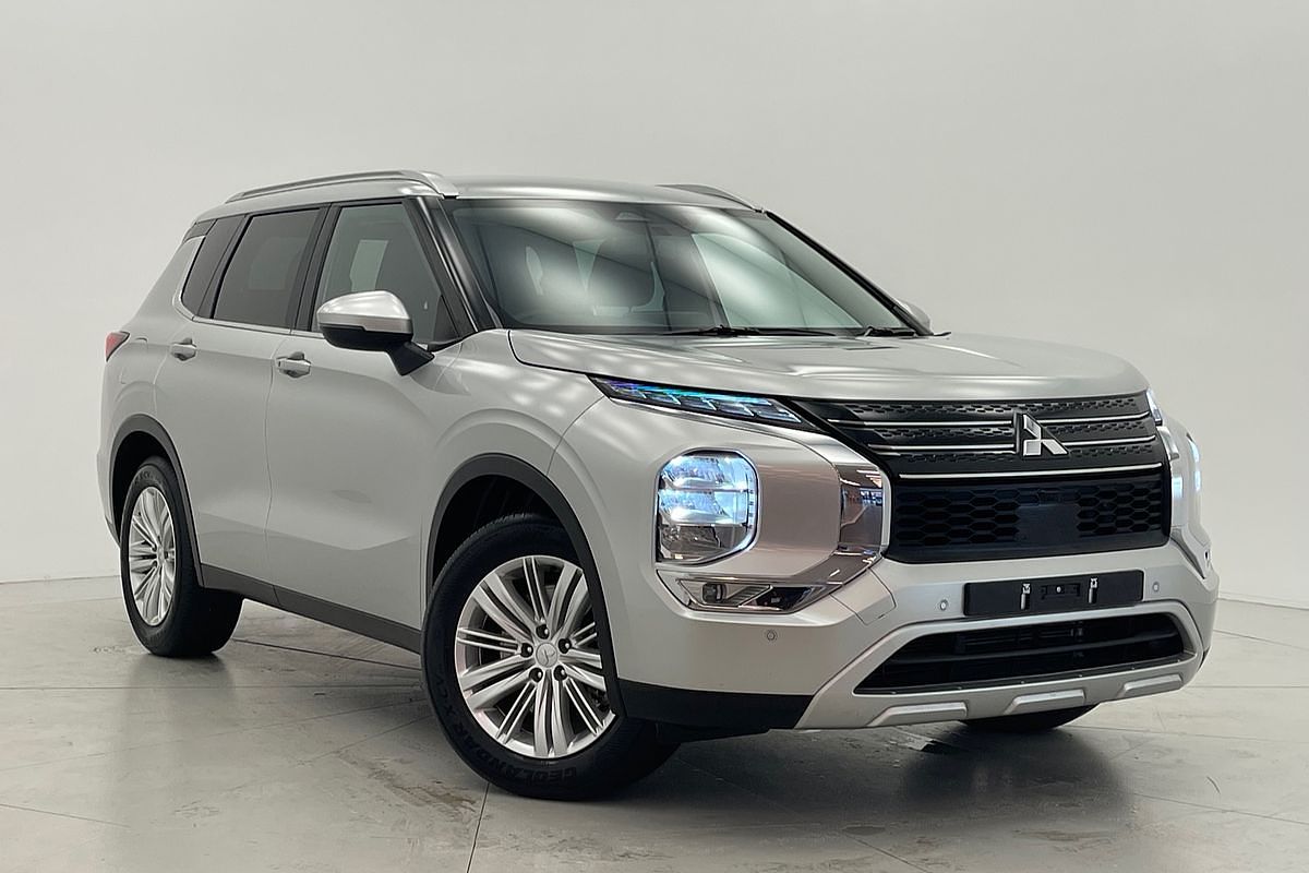 2023 Mitsubishi Outlander LS ZM