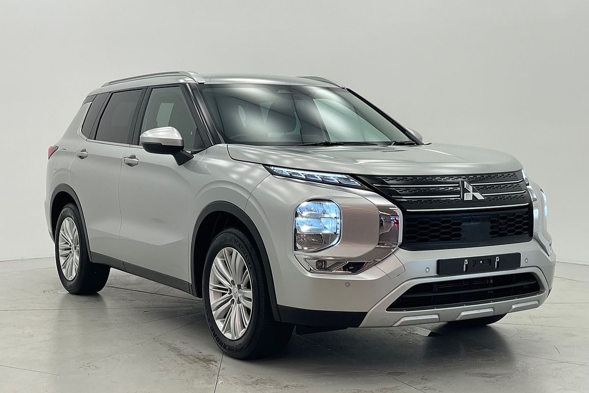 2023 Mitsubishi Outlander LS ZM