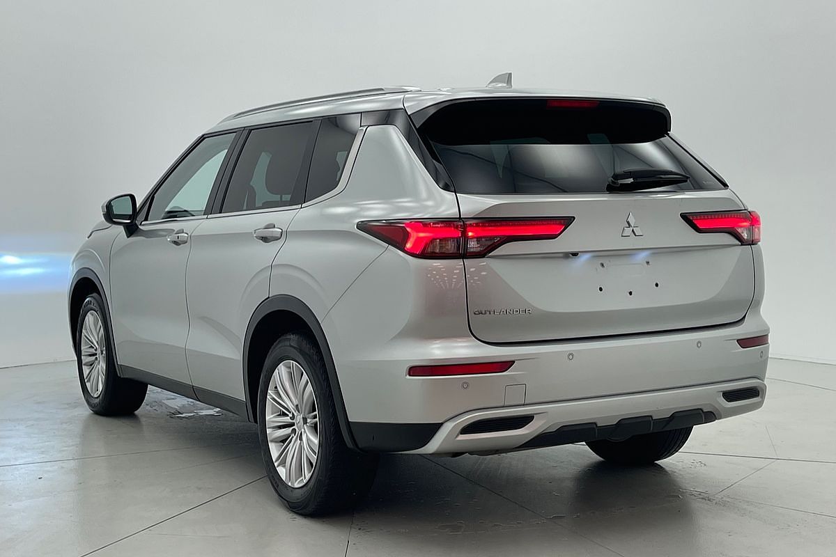 2023 Mitsubishi Outlander LS ZM