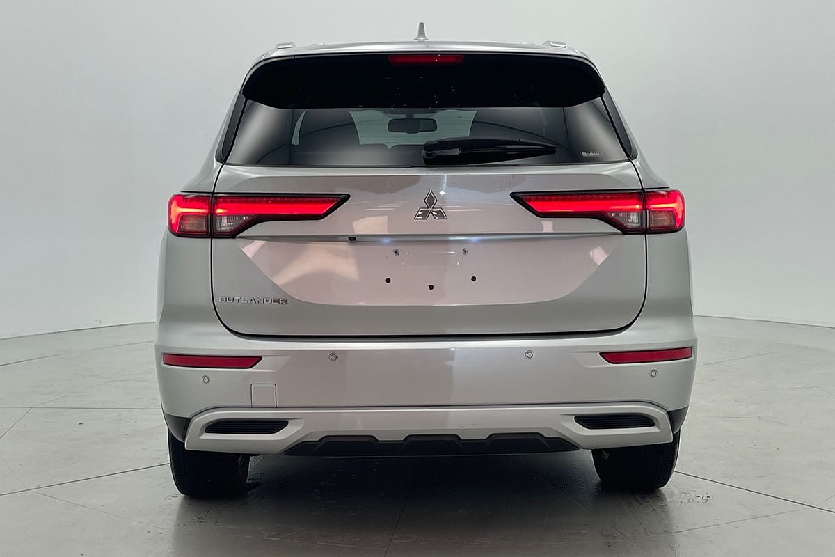 2023 Mitsubishi Outlander LS ZM