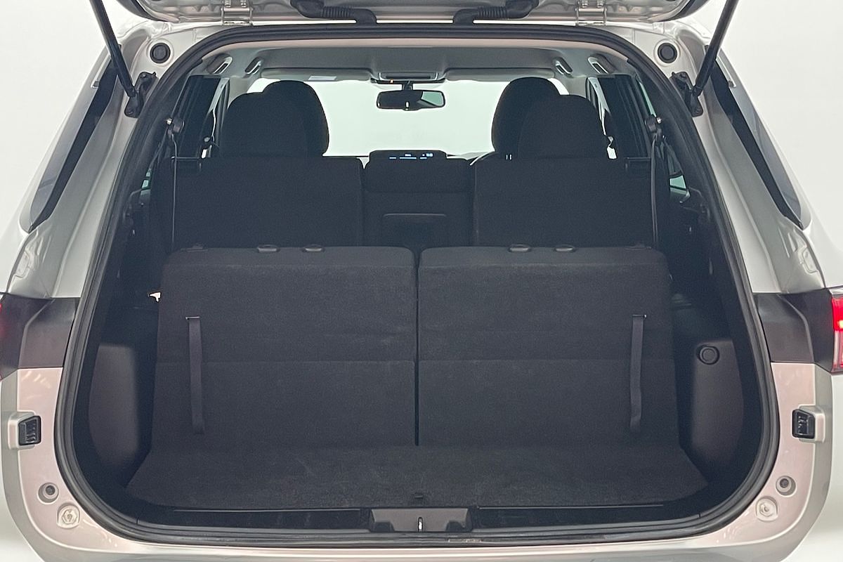 2023 Mitsubishi Outlander LS ZM