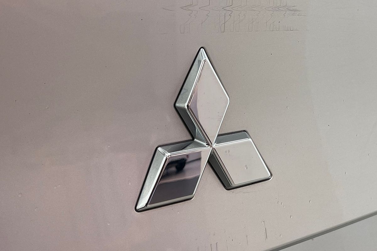 2023 Mitsubishi Outlander LS ZM