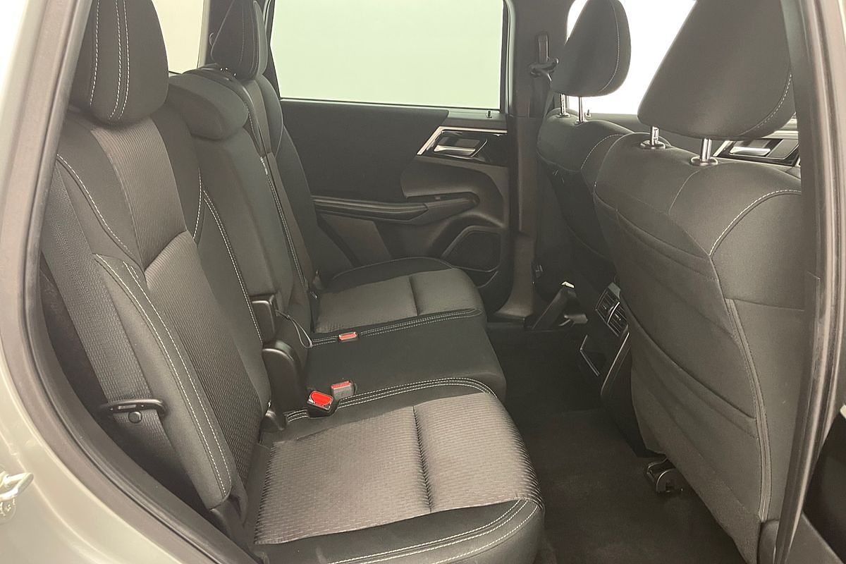 2023 Mitsubishi Outlander LS ZM