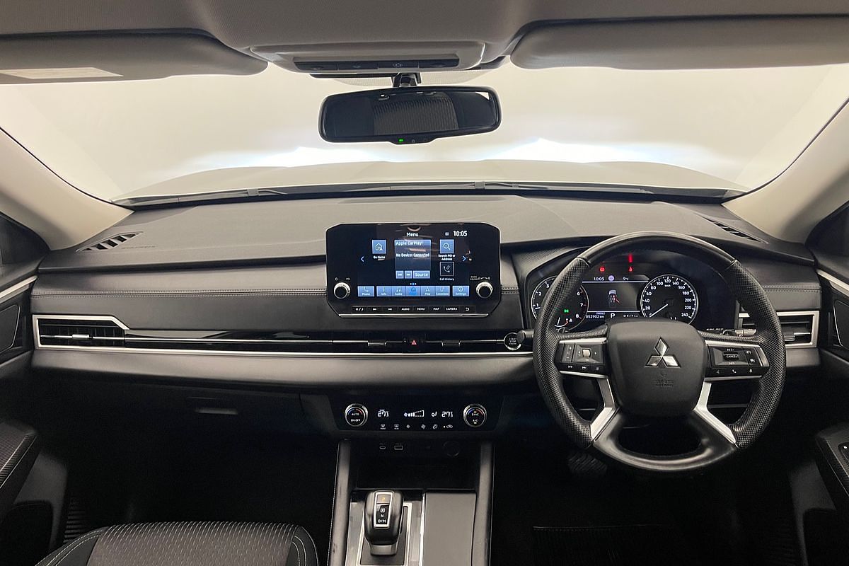 2023 Mitsubishi Outlander LS ZM