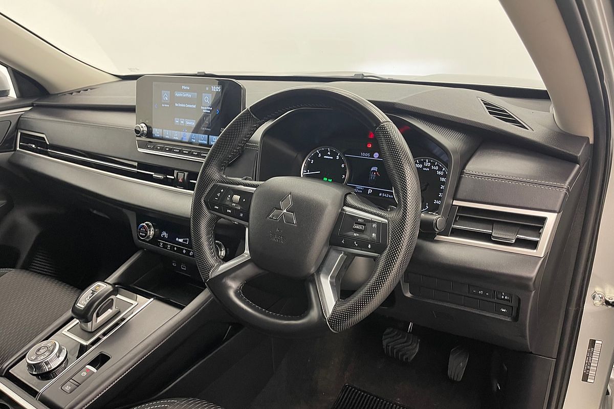 2023 Mitsubishi Outlander LS ZM