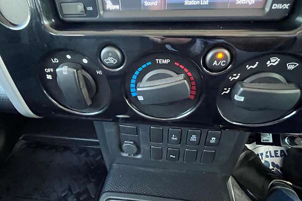 2012 Toyota FJ Cruiser GSJ15R
