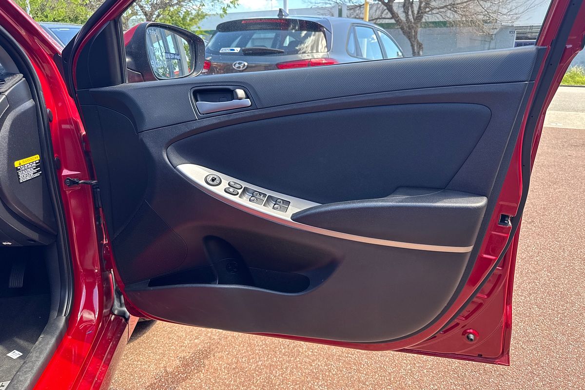 2019 Hyundai Accent Sport RB6