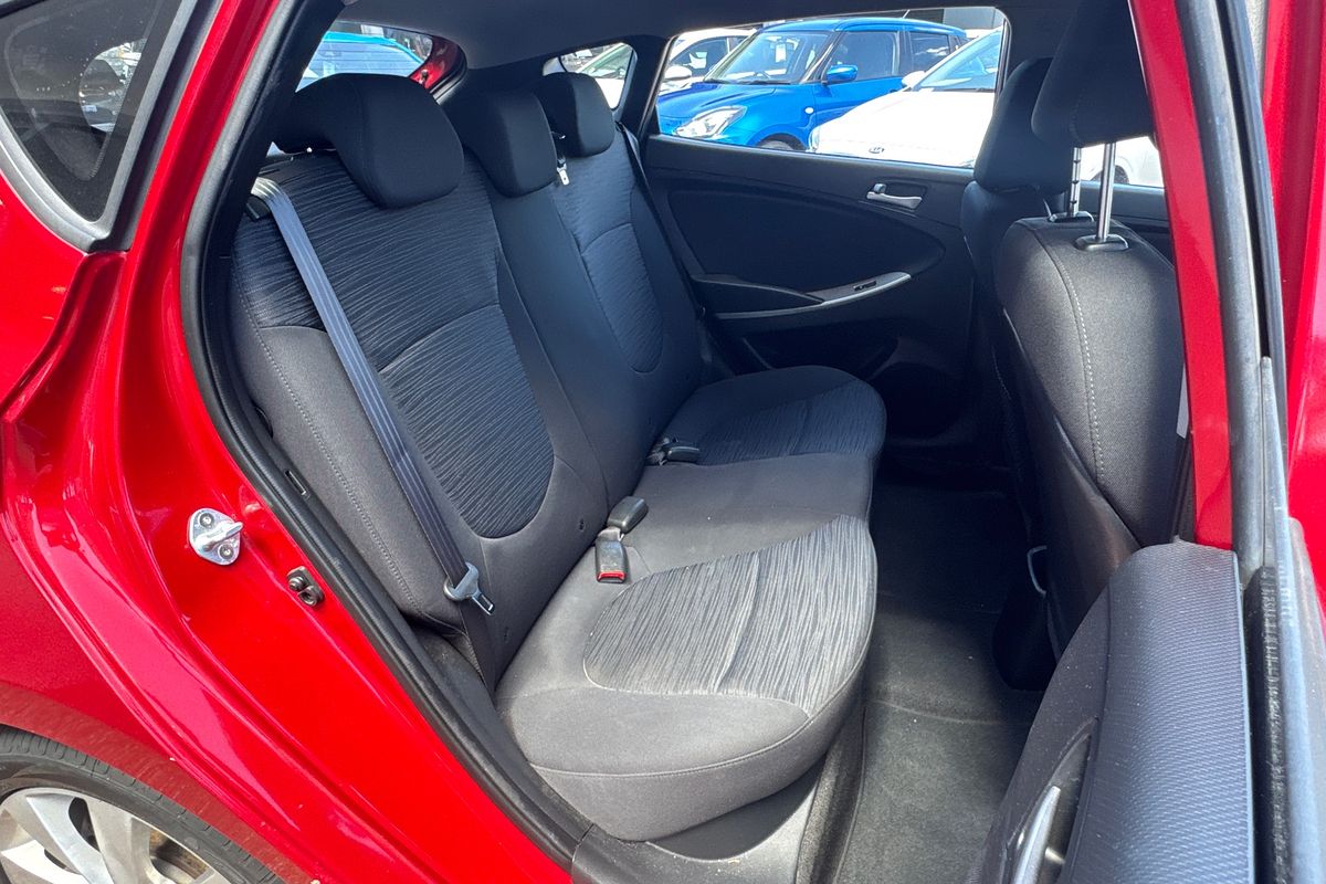 2019 Hyundai Accent Sport RB6