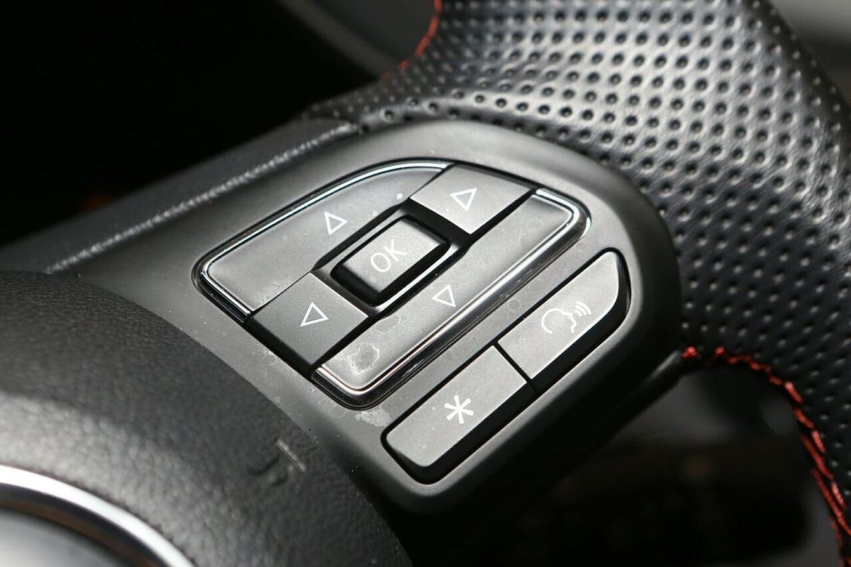 2024 MG HS Vibe SAS23