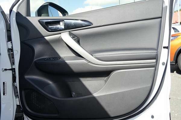 2024 Mitsubishi Eclipse Cross Exceed YB