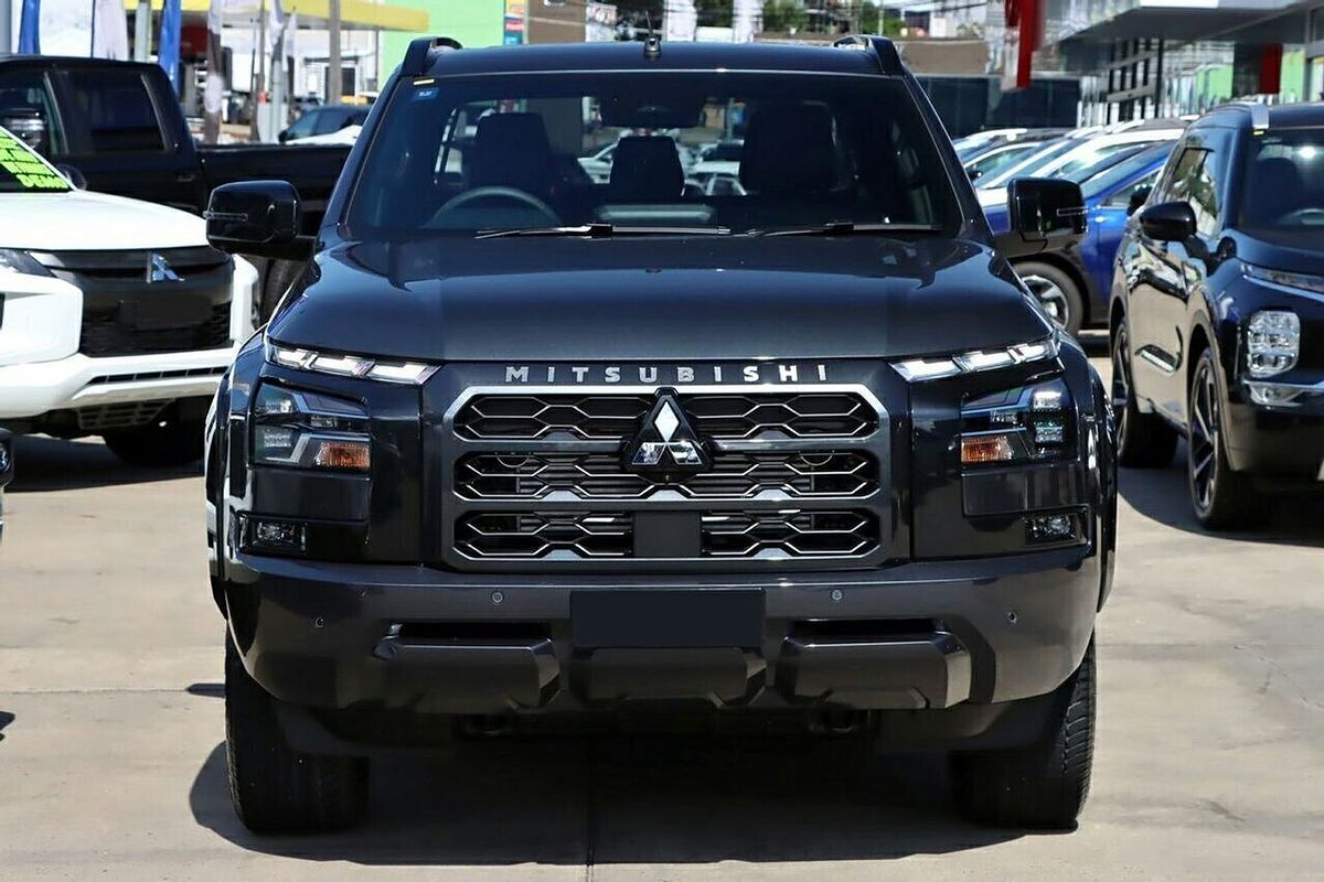 2025 Mitsubishi Triton GSR MV 4X4