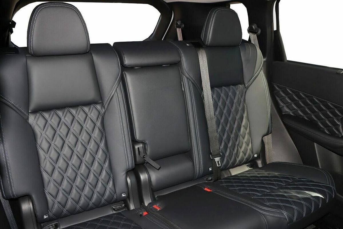 2024 Mitsubishi Outlander PHEV Exceed ZM