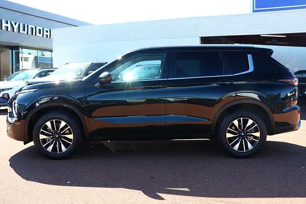 2025 Mitsubishi Outlander LS ZM