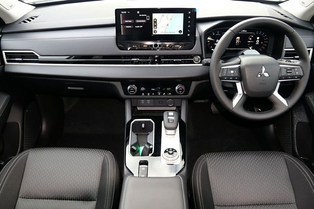 2025 Mitsubishi Outlander LS ZM