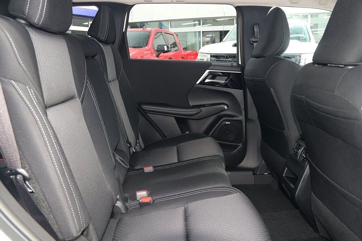 2025 Mitsubishi Outlander LS ZM