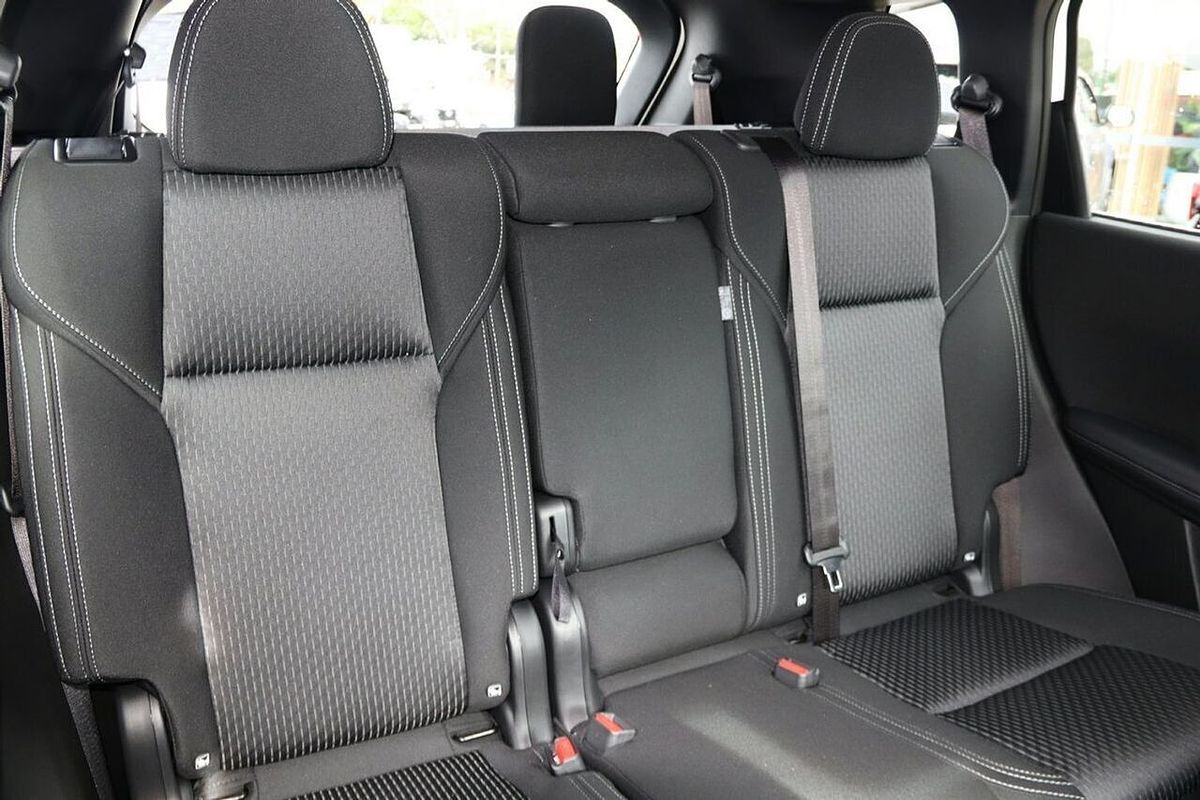 2025 Mitsubishi Outlander LS ZM