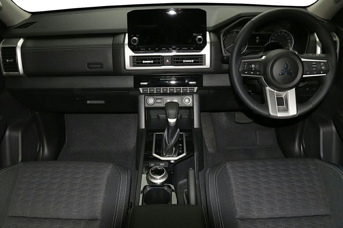 2025 Mitsubishi Triton GLS MV 4X4