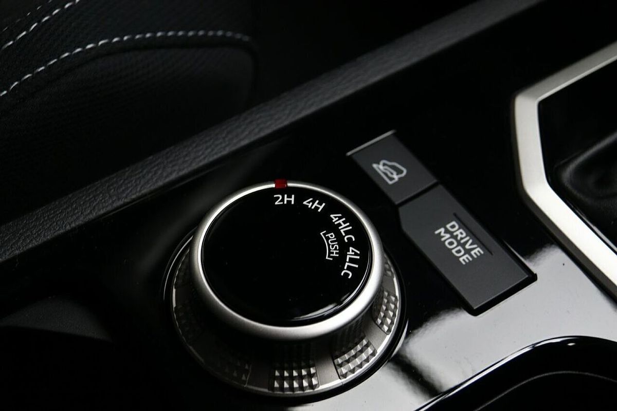 2025 Mitsubishi Triton GLS MV 4X4