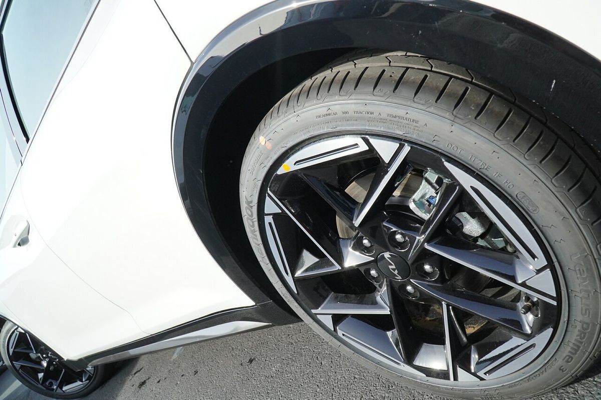 2025 Kia K4 GT-Line CL4m