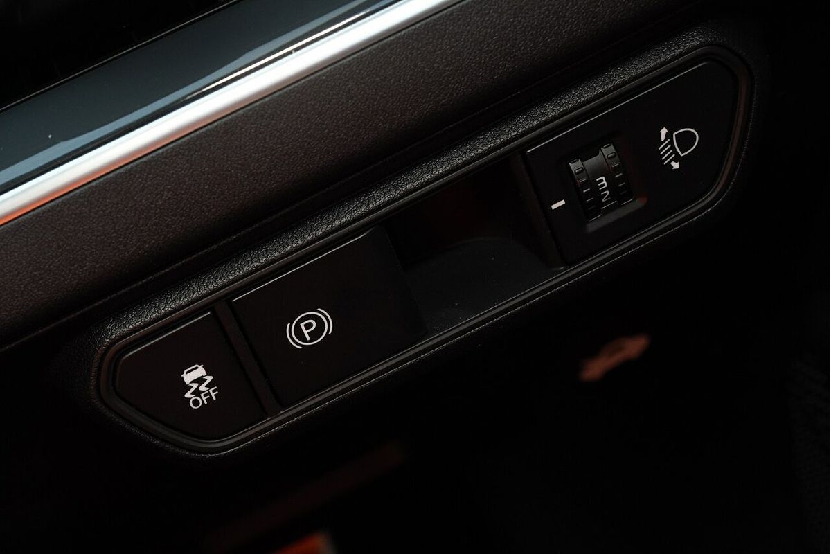 2025 Kia K4 GT-Line CL4m