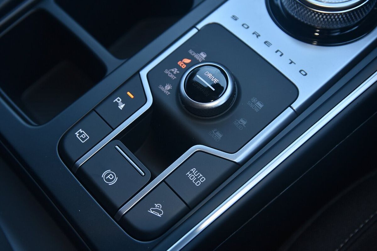 2025 Kia Sorento S MQ4 PE