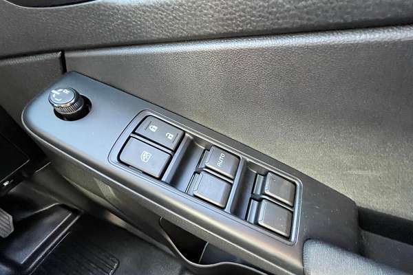 2025 Isuzu D-MAX SX 4X4