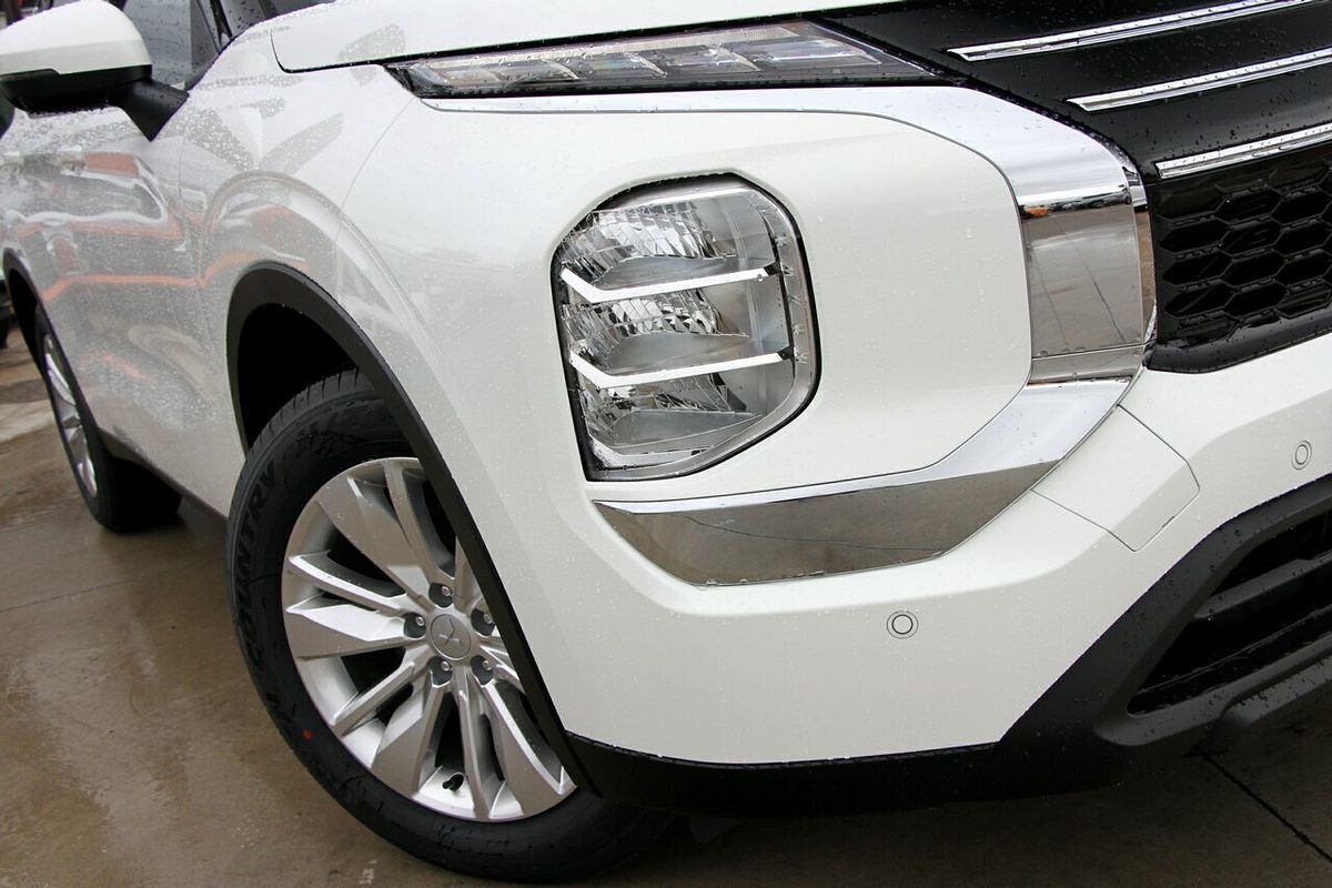 2025 Mitsubishi Outlander ES ZM