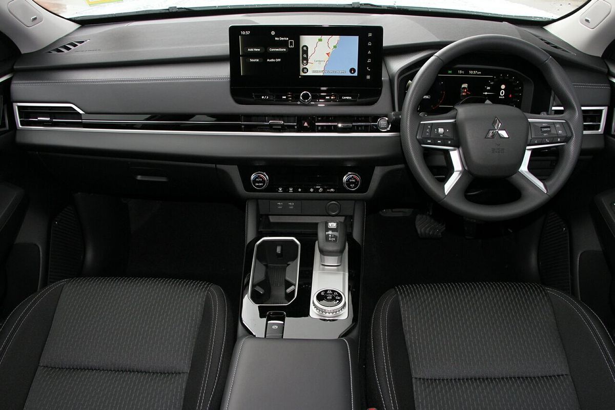 2025 Mitsubishi Outlander ES ZM