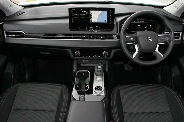 2025 Mitsubishi Outlander ES ZM