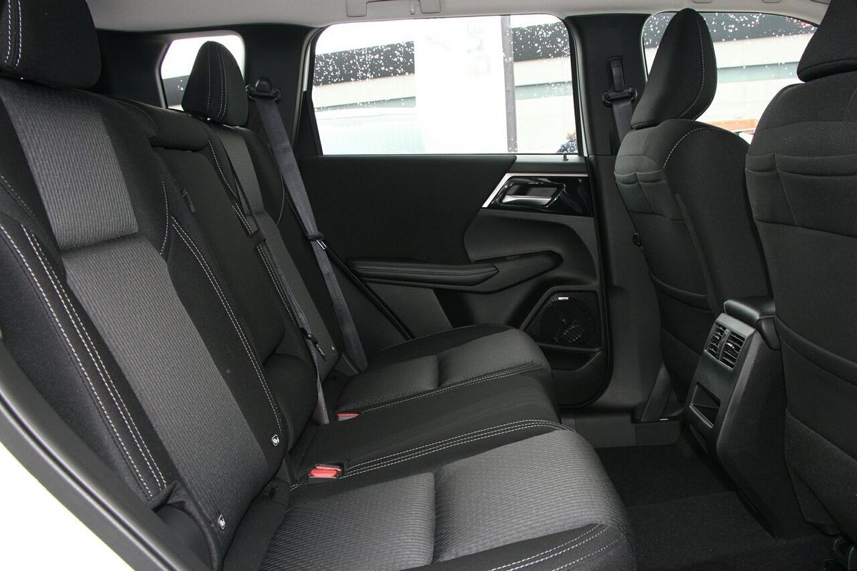 2025 Mitsubishi Outlander ES ZM