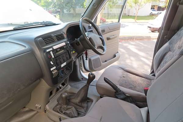 2001 Nissan Patrol DX GU 4X4